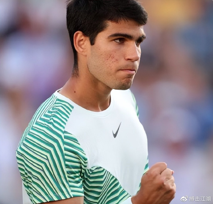 成为了网球 成为了网球