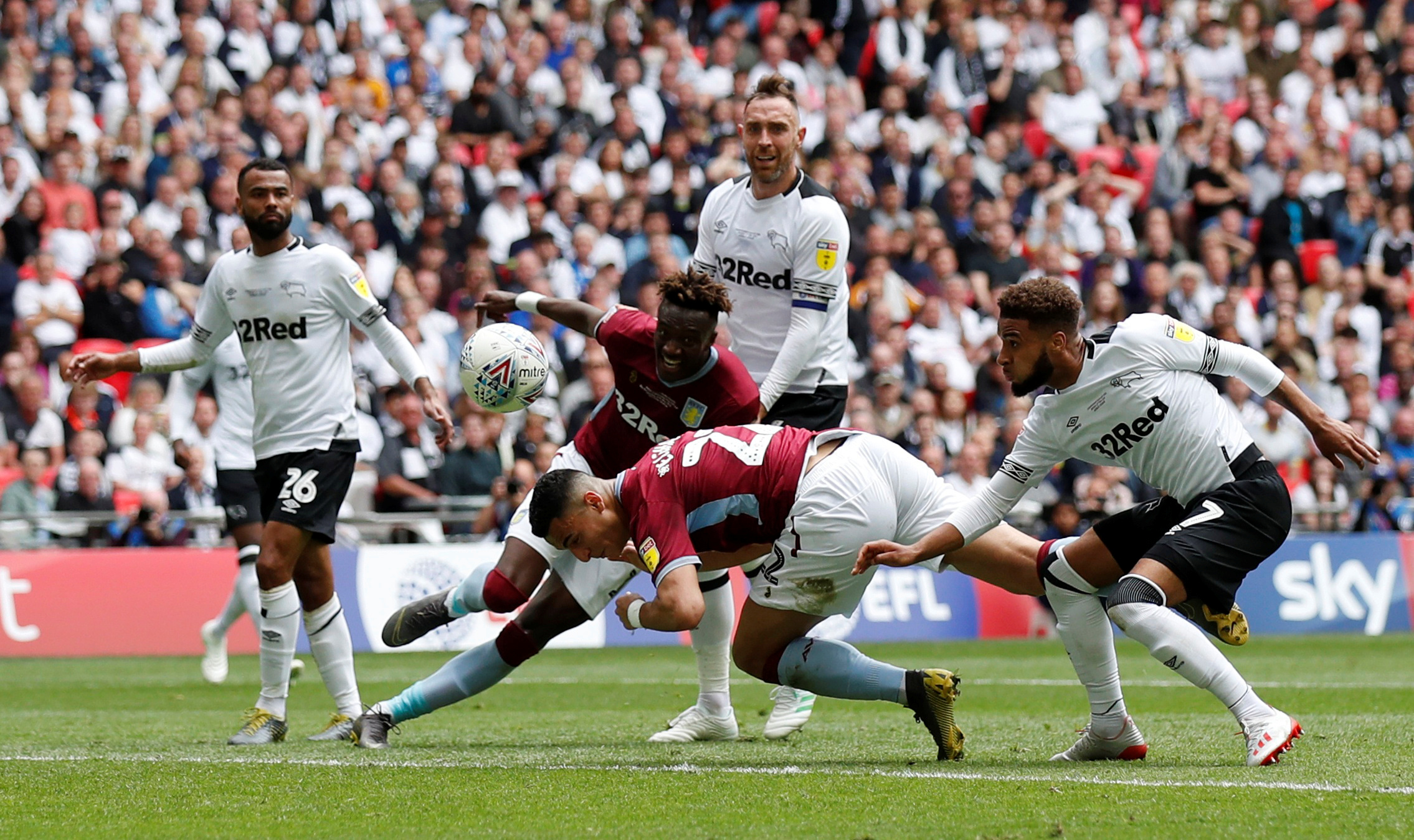 四目相对 四目相对