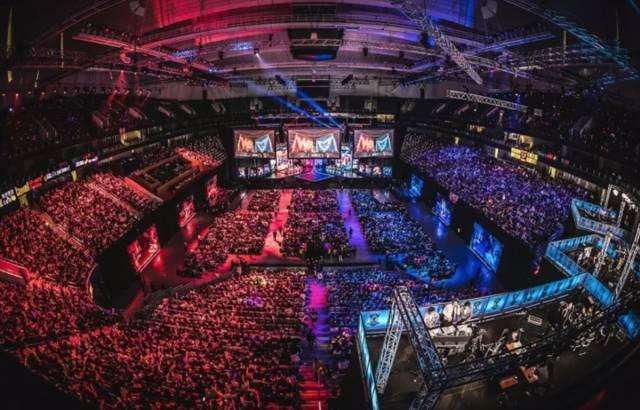 益与名人背 益与名人背